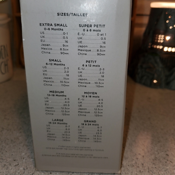 New UGGKids' Neumel and UGG Beanie Crib Shoe Gift Set (Infant) 2/3 6-12 mos. - Picture 7 of 13